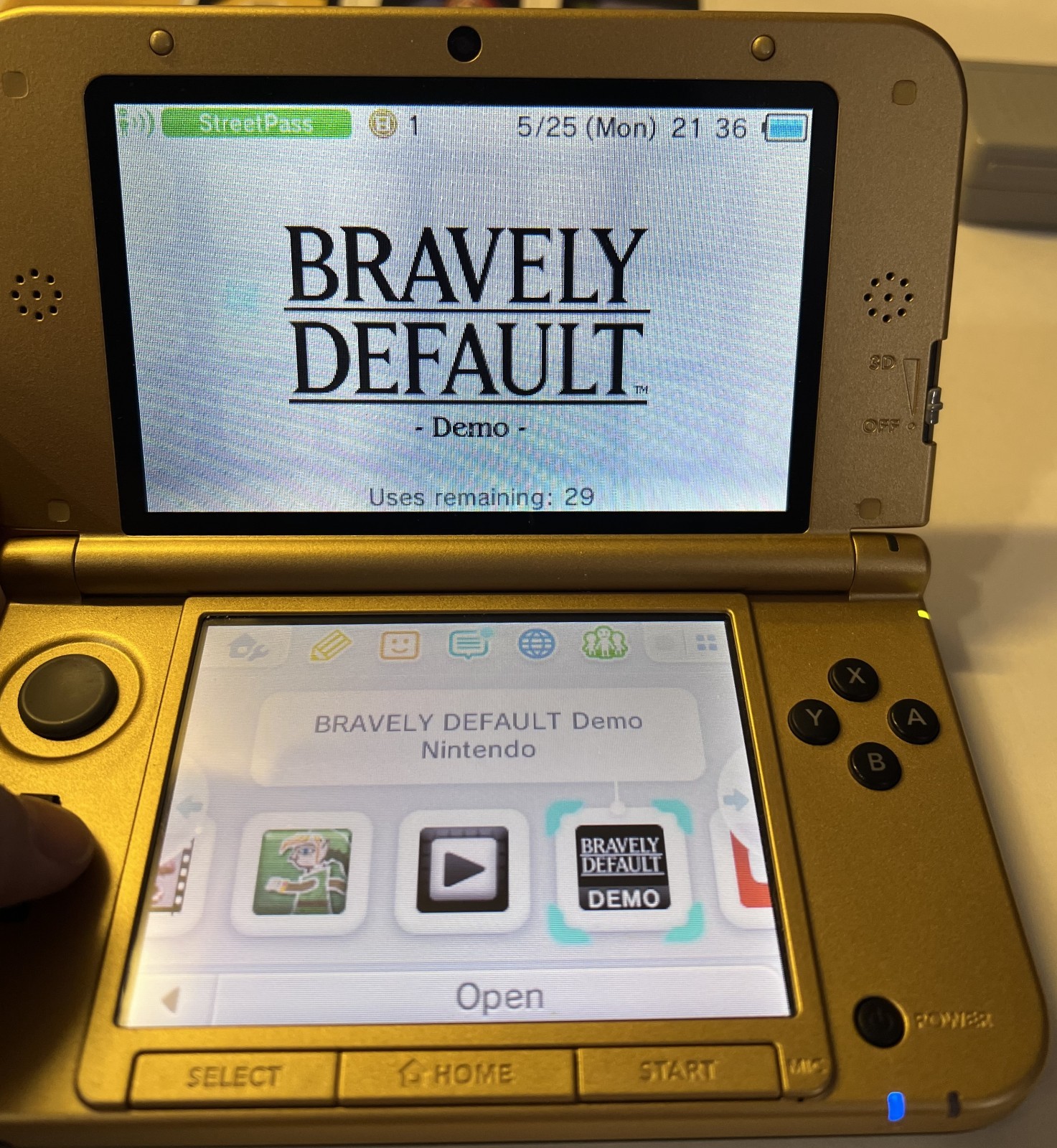 Nintendo 3DS XL Legend of Zelda Link Between Worlds Limited Edit CIB Gently Used