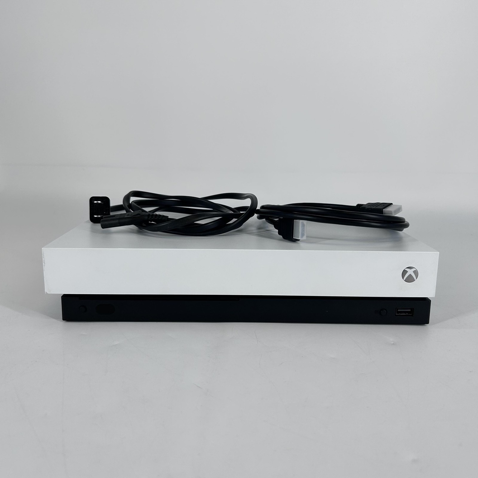 Microsoft Xbox One X Console White 1TB w/ HDMI/Power Cord- Very Good