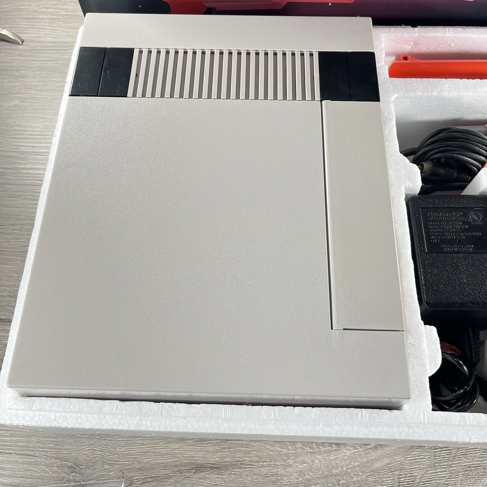Nintendo NES Action Set Complete In Box Inserts Mario/Duck Hunt Tested