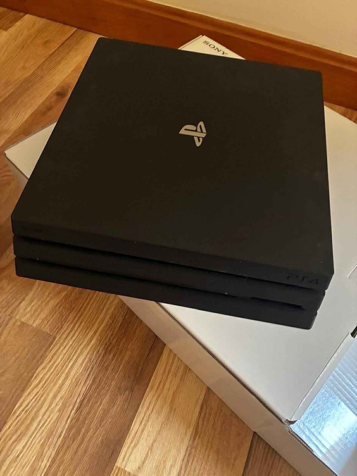 Sony PlayStation 4 PS4 Pro (Sony PlayStation 4, 2019)