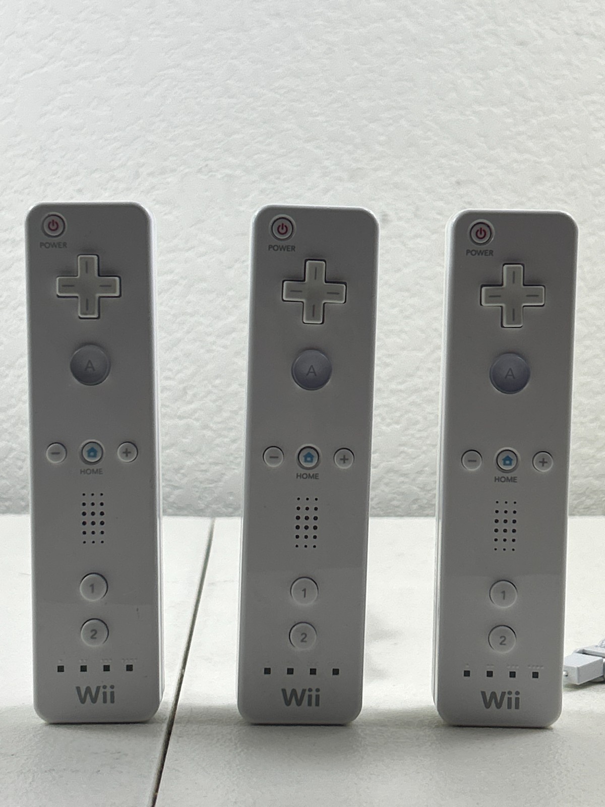 Nintendo Wii RVL-001 Console Bundle w/ 3 Remotes, Charger & Nunchuck – Used