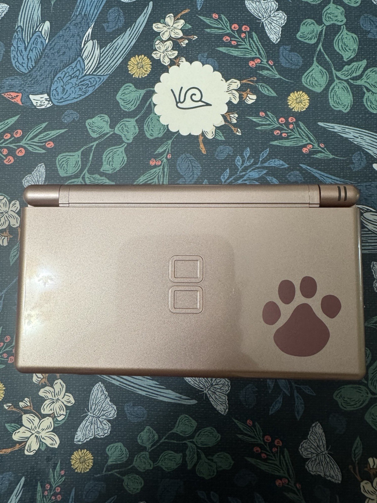 Nintendo DS Lite – Metallic Rose Nintendogs Special Edition