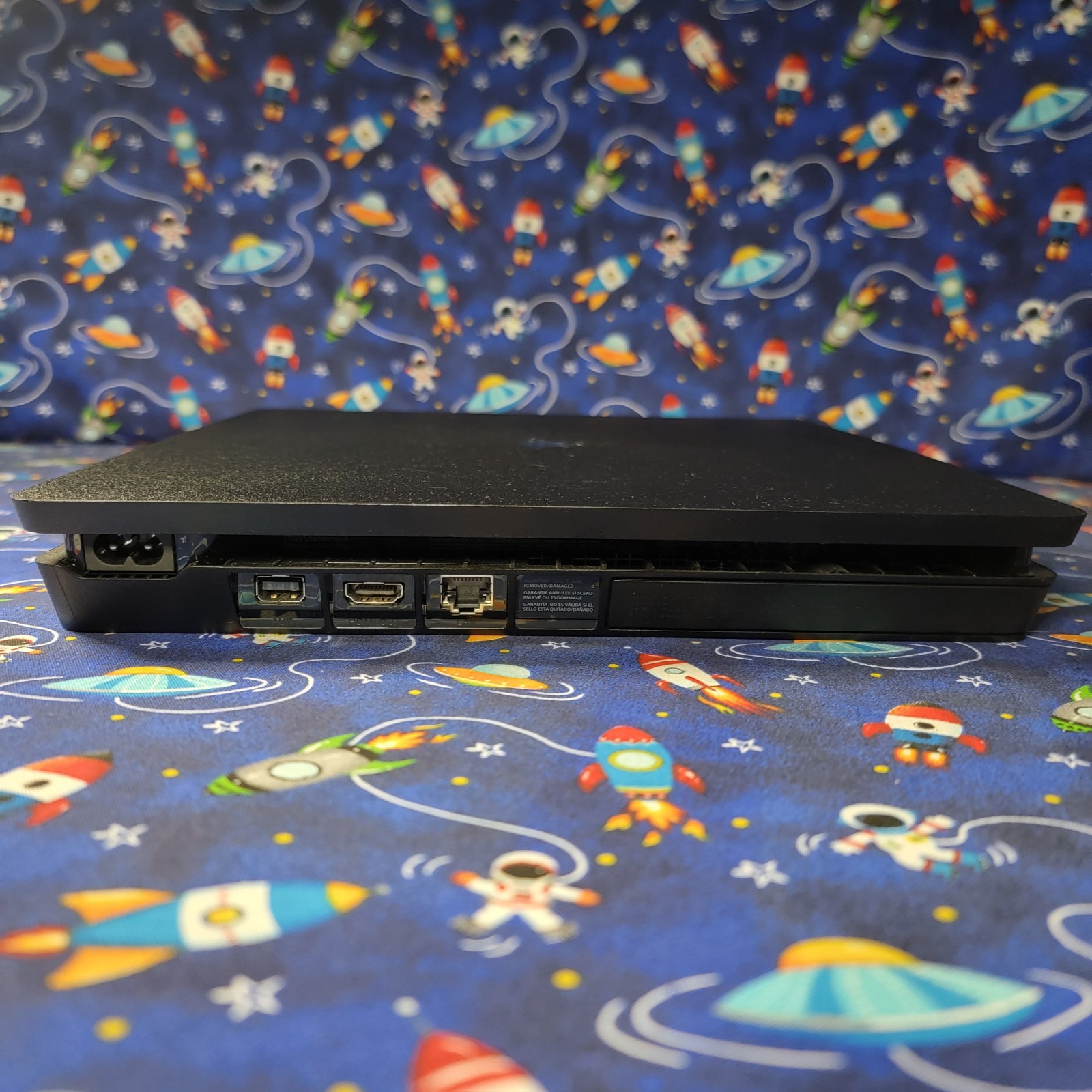 Sony PlayStation 4 PS4 Slim 1TB Console CUH-2215B With Controller & Cables