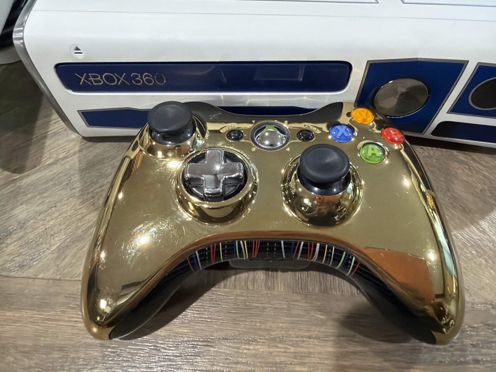 Microsoft Xbox 360 320GB Kinect Star Wars Limited Edition C-3PO CONTROLLER