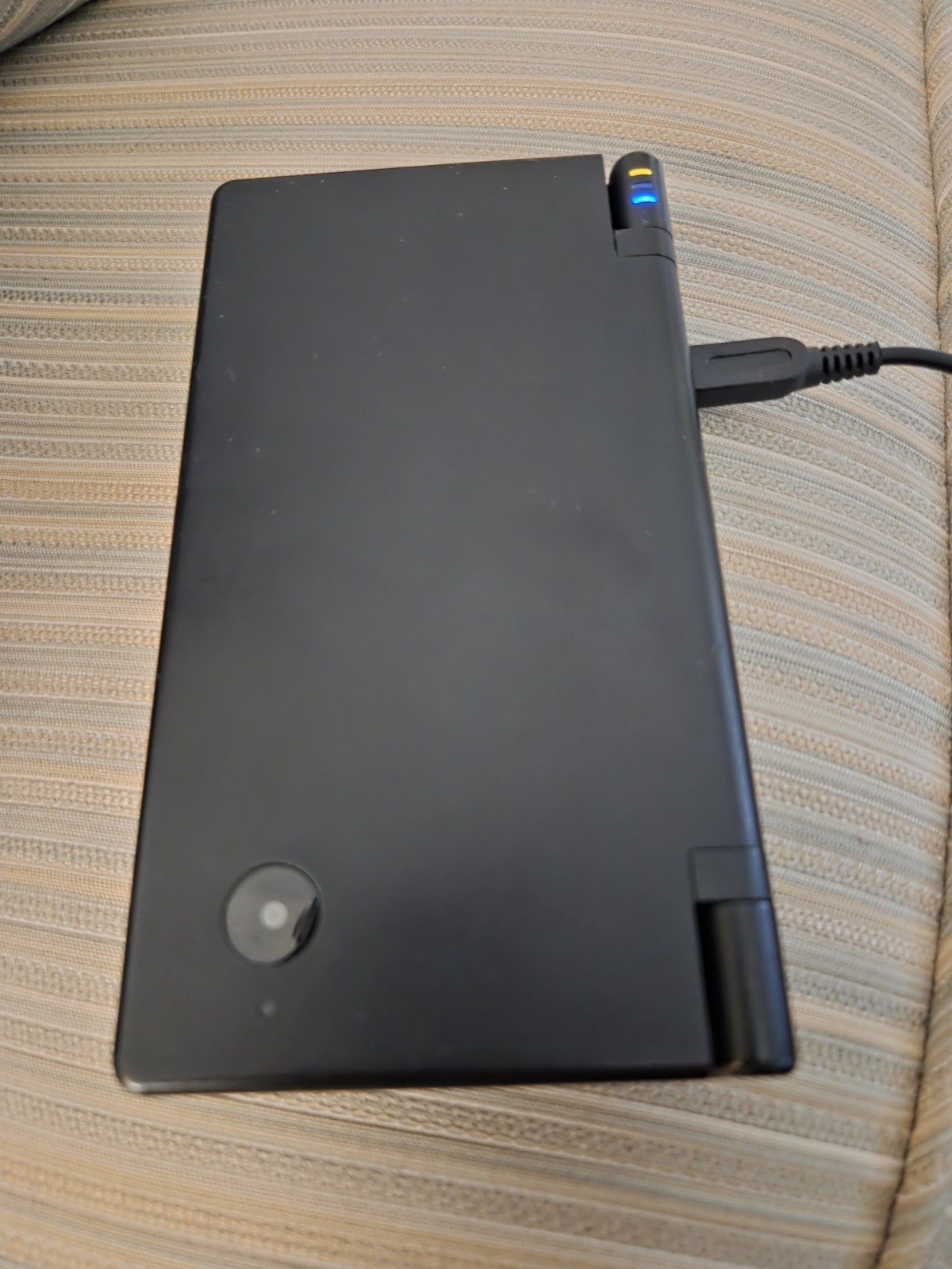 Nintendo DSi Handheld Game Console TWL-001 Black w Game &case