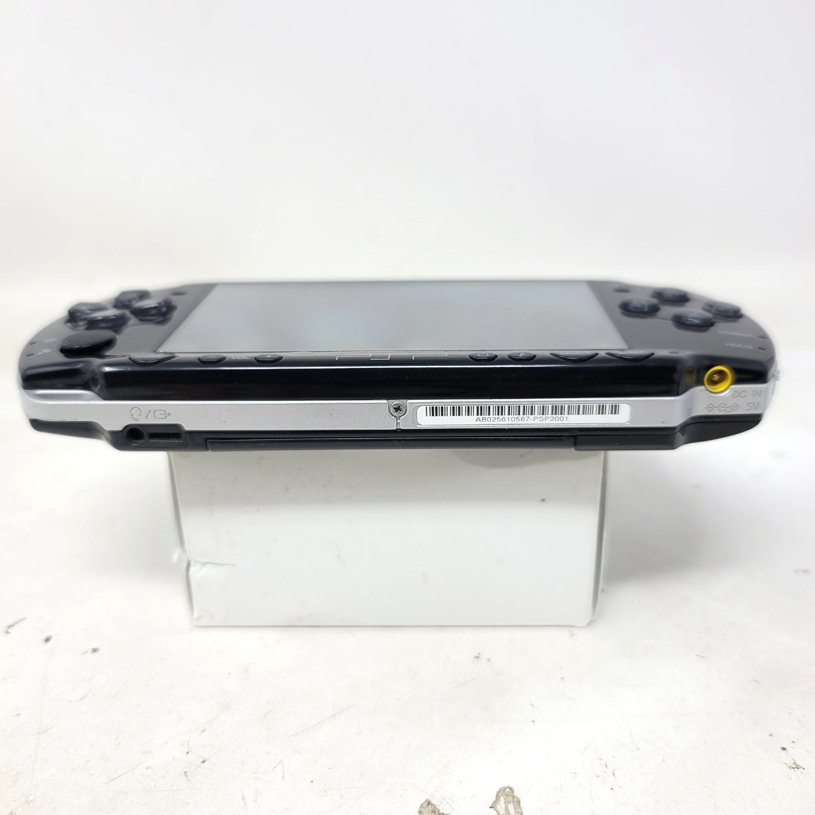 Sony PSP 2000 64MB Handheld Black W/ Charger & New Battery Tested Working