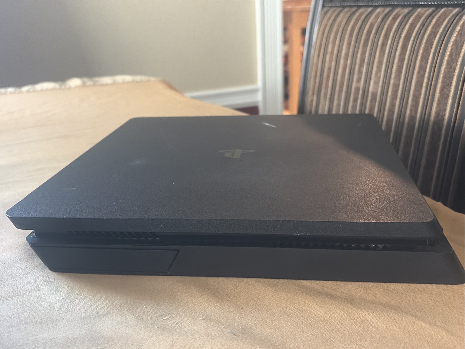 PlayStation 4 Slim PS4 1TB Black Console CUH-2215B v13.50 w/Cables 2 Controllers