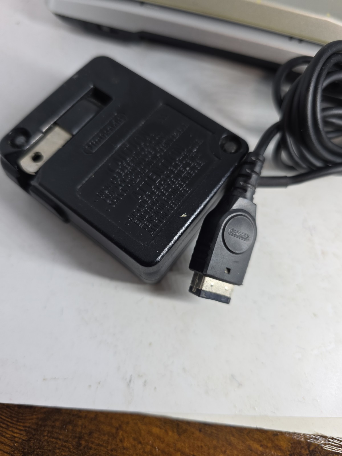Nintendo DS OG FAT Console – tested and working with charger / broken hinge