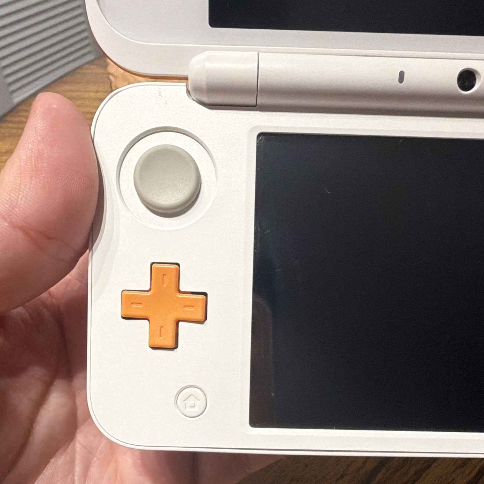 Nintendo 2DS XL White/Orange – Region Free w/ Charger +128GB Micro SD – Tested
