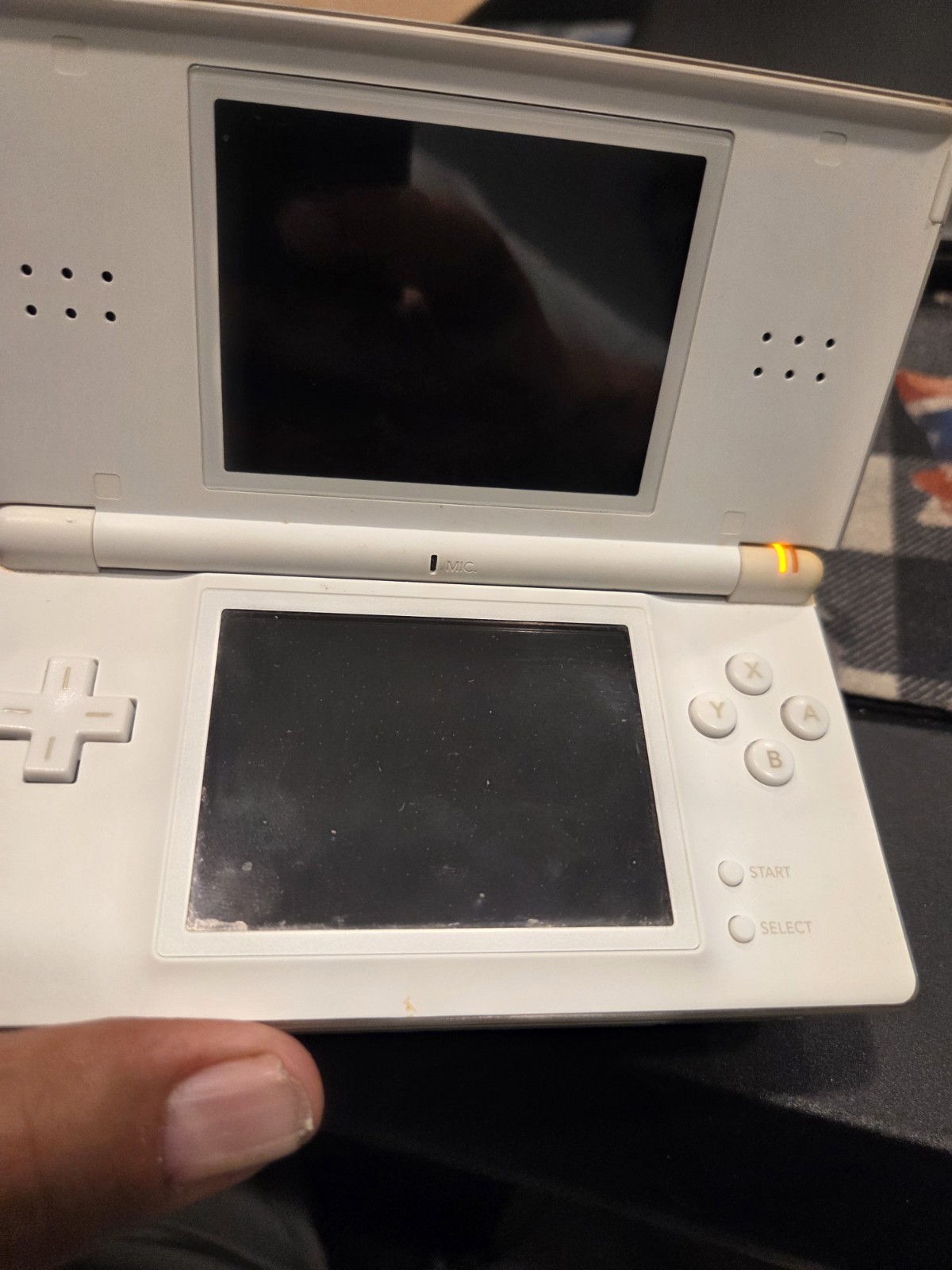 Nintendo DS Lite USG-001 JPN White Handheld Console Stylus & Cable EUC