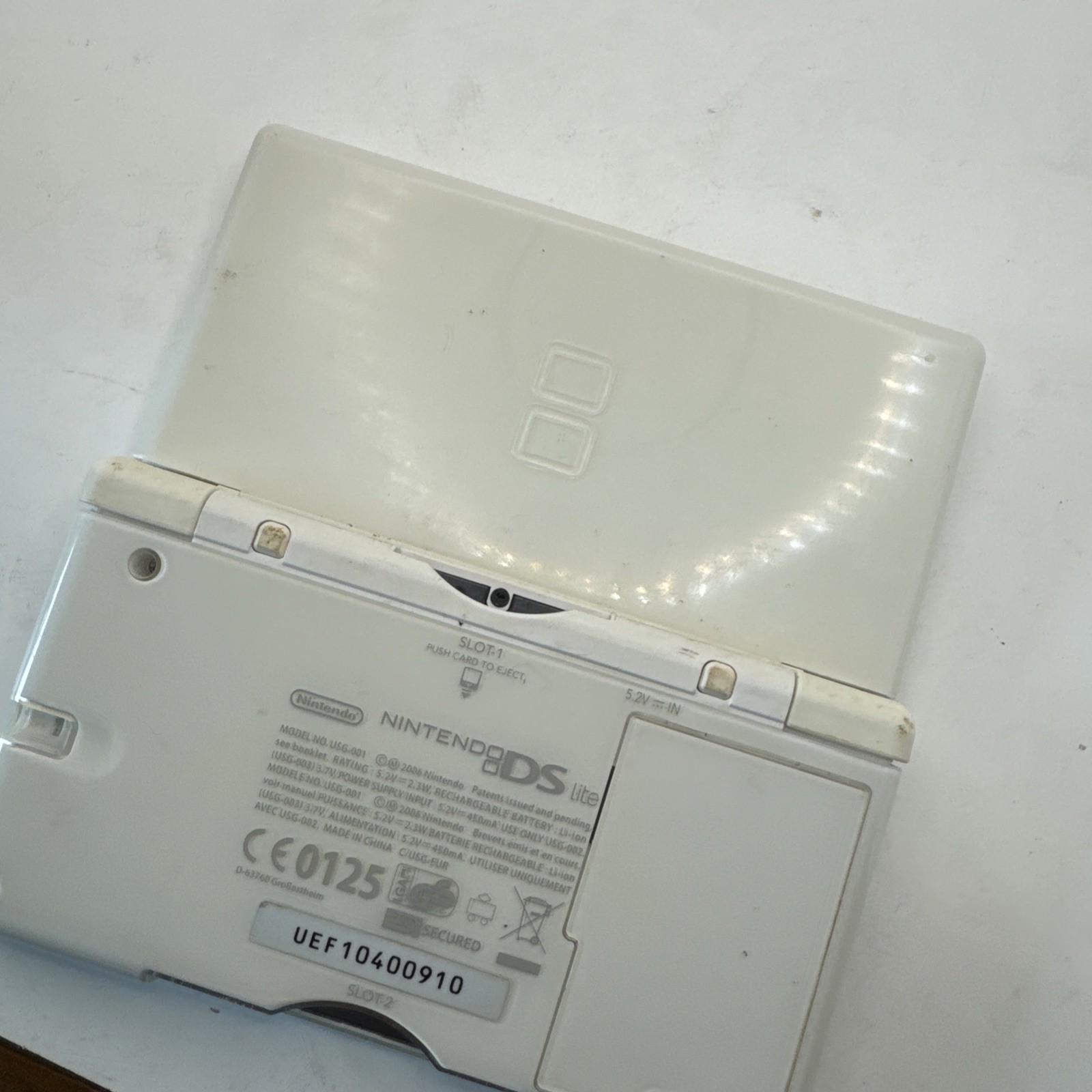 Nintendo DS Lite Console USG-001 with charger – White – Won’t Power On