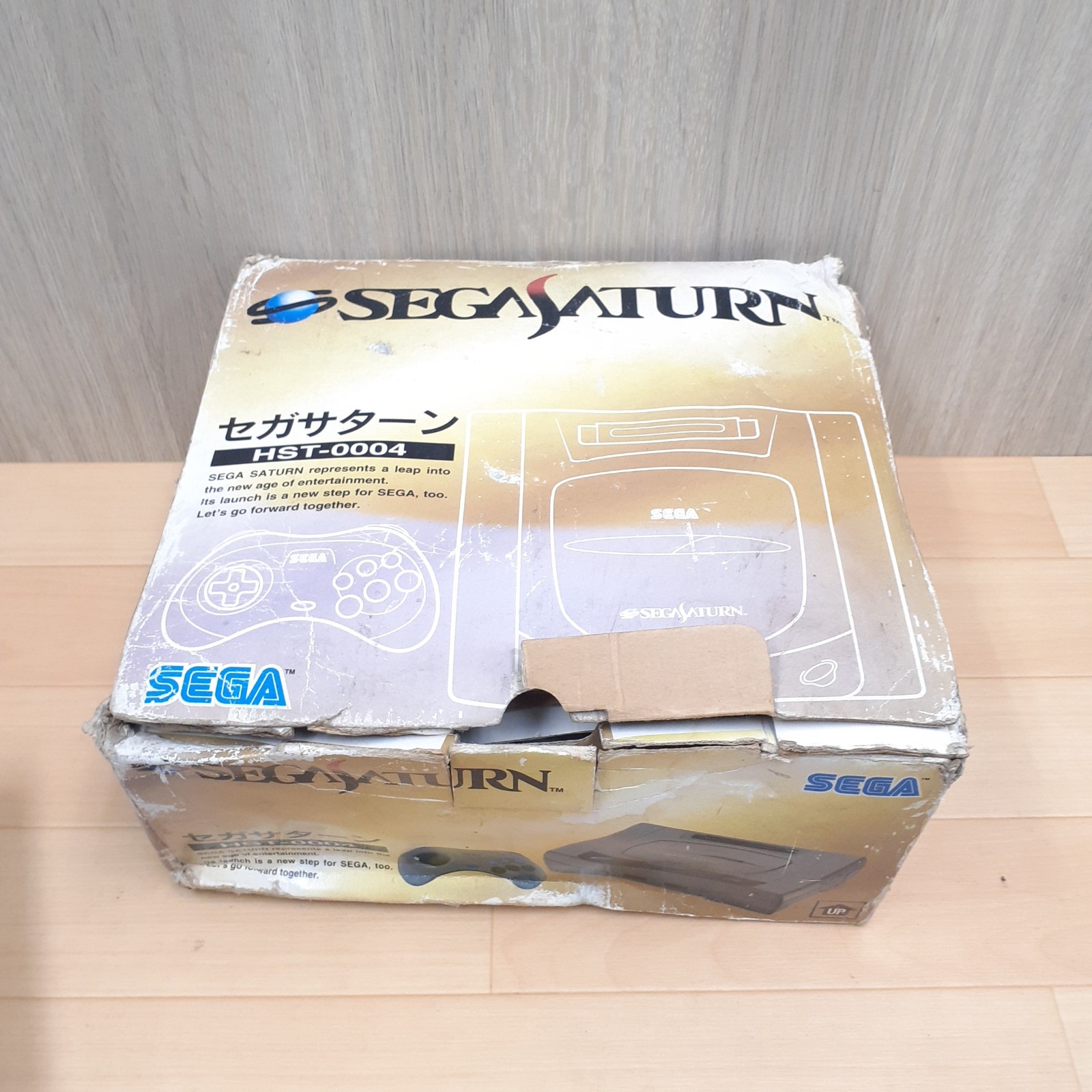 Sega Saturn Console in box with Controller & Memory HST-3210 Japanese System CIB