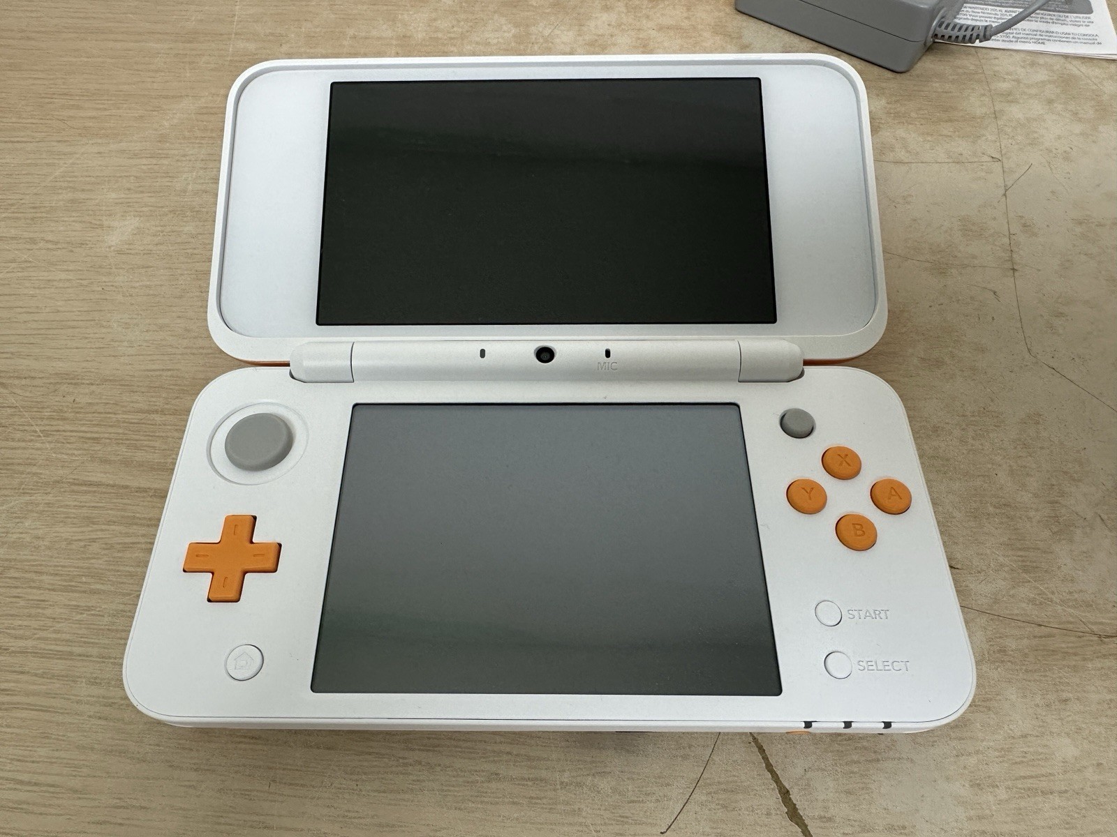 OEM USA Nintendo 2DS XL White & Orange Console System w/ Box, Charger & Inserts