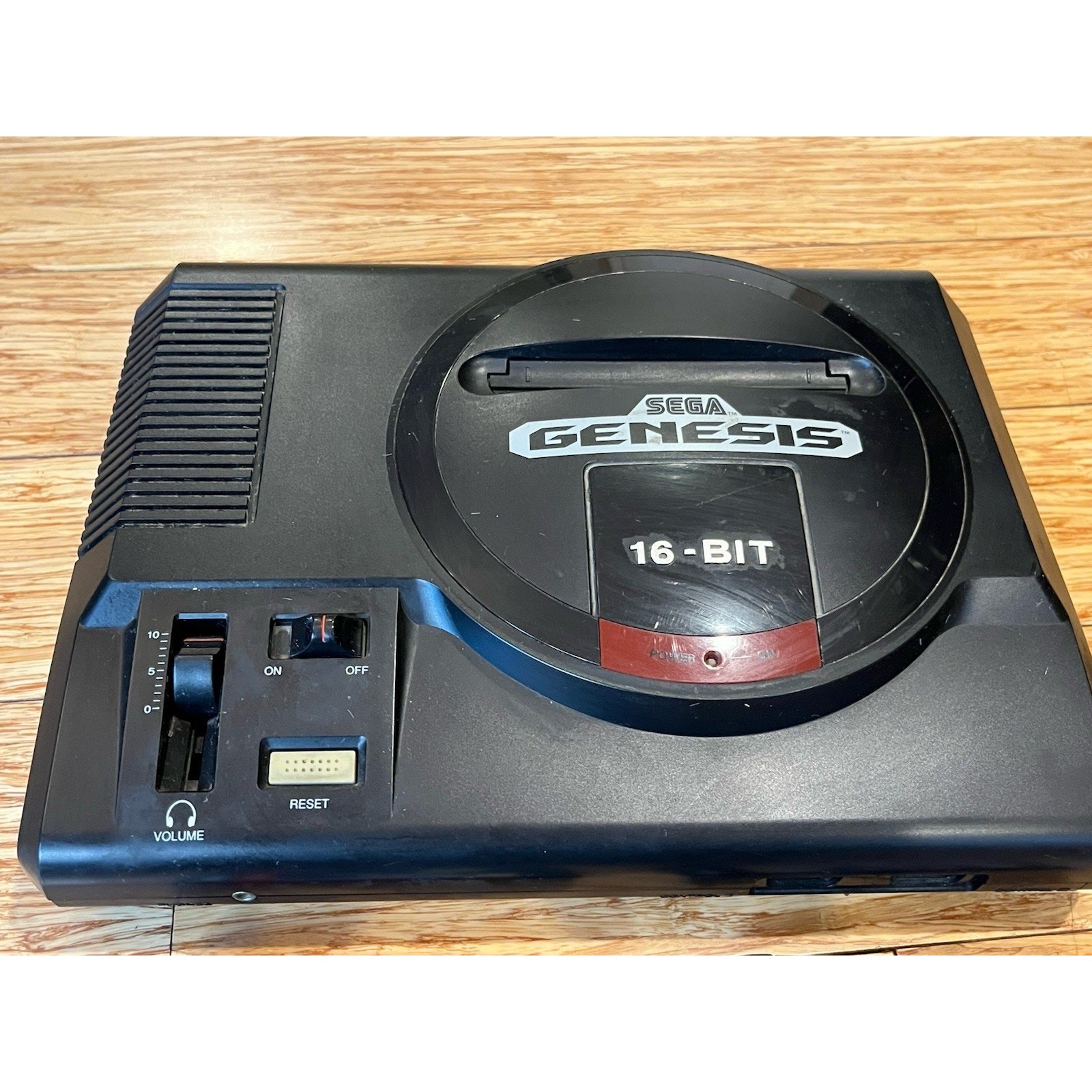 Sega Genesis 16-BIT Model 1601 + 2 Games Sonic Football II untested No Cords