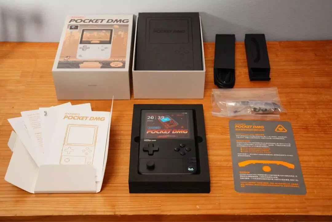 Ayaneo Pocket DMG Black 512GB 16gb Ram 3.9 inch oled android 13