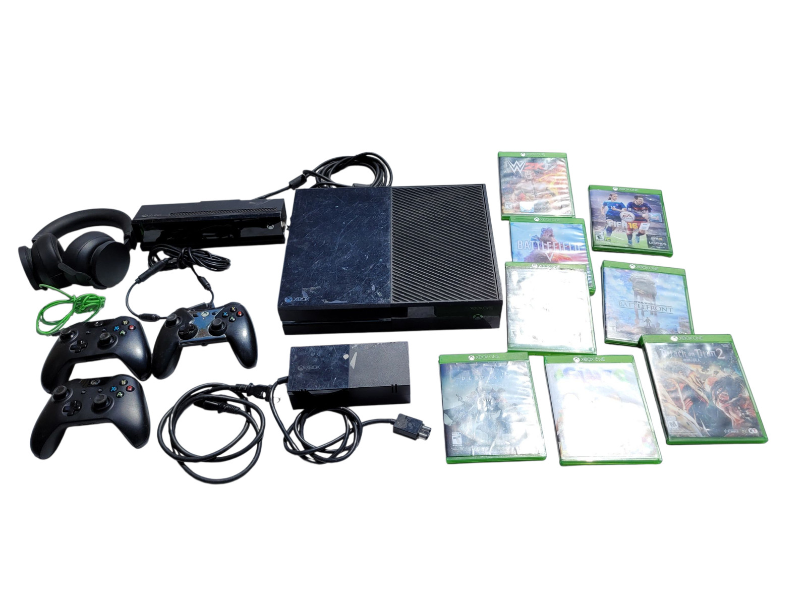 Microsoft Xbox One Console Black 500GB with Headset 3 Controllers 8 Games Kinect