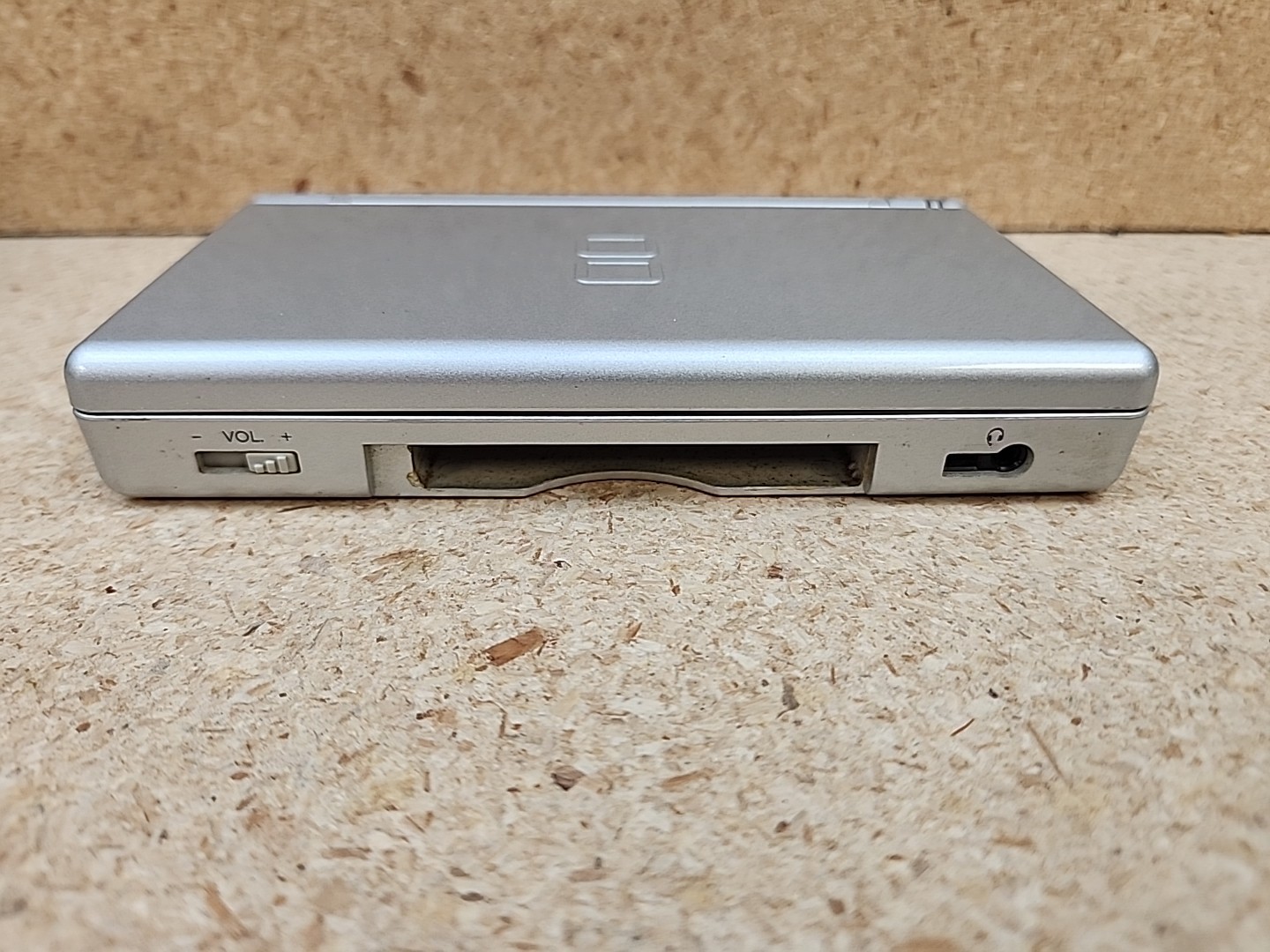 Nintendo DS Lite USG-001 Handheld Console Metallic Silver W/3 Games Tested