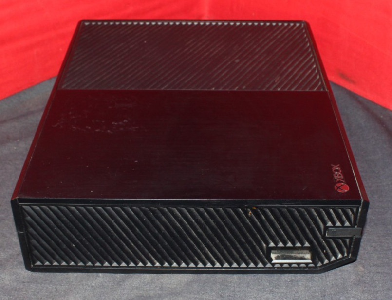 Microsoft Xbox One 500GB 1540 Black Console Only AO4075678