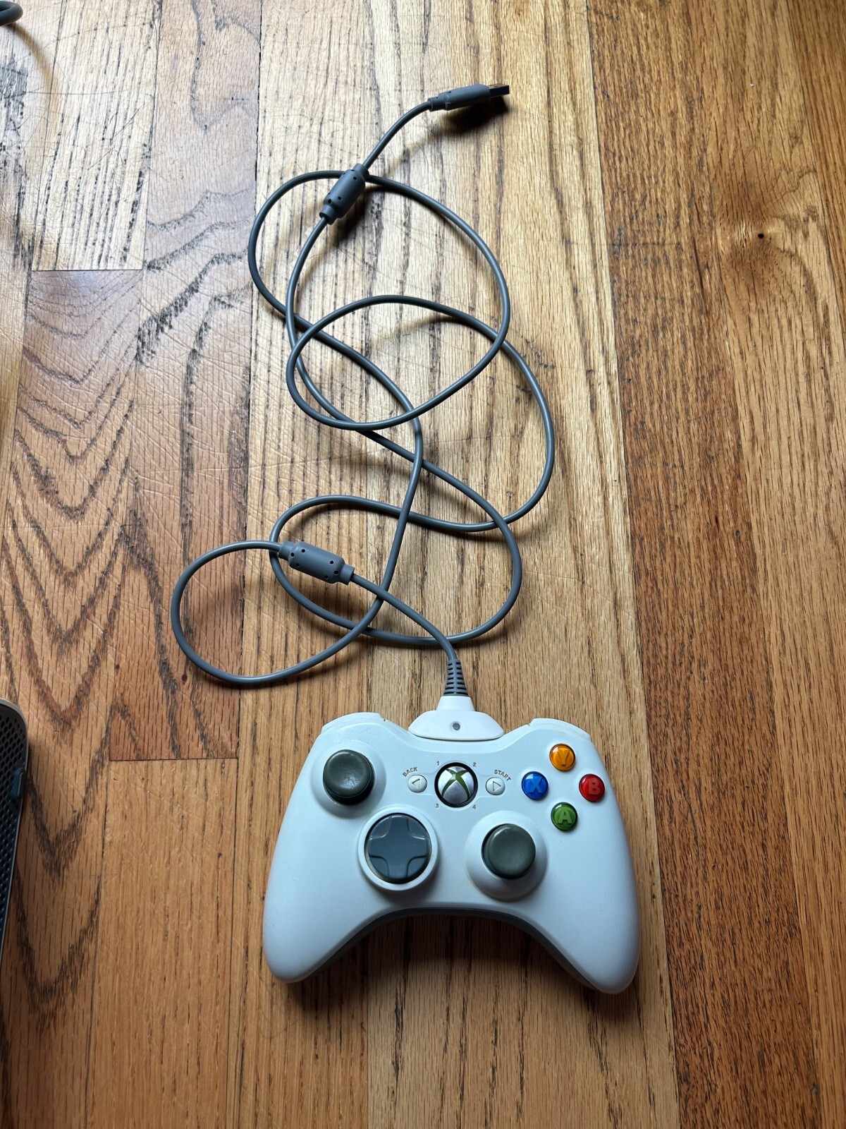 Microsoft Xbox 360 Core White Console w/ Games – Good Condition Tray Problem