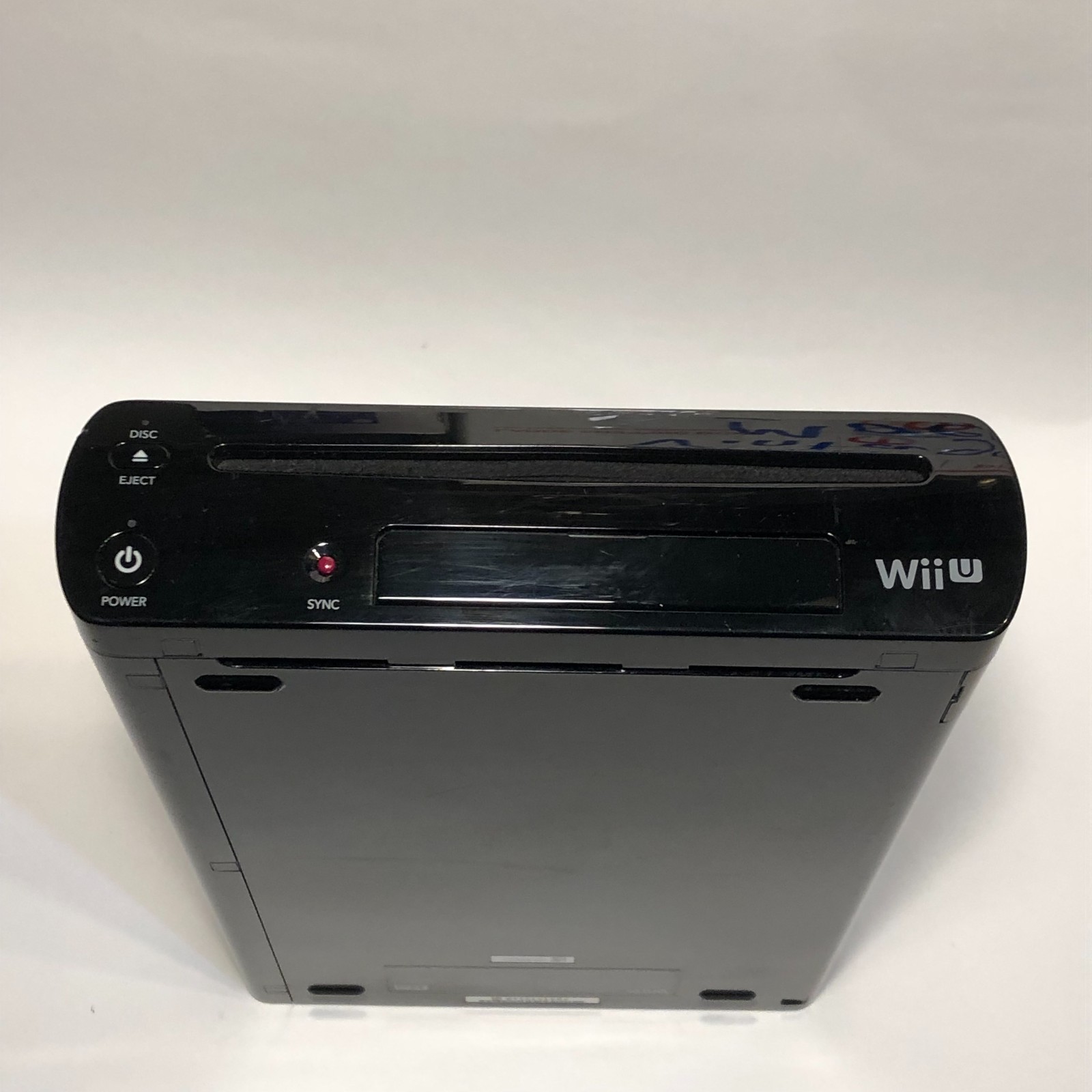 Nintendo Wii U 32GB Console WUP 101 (02) with Gamepad WUP 010 (New Battery)