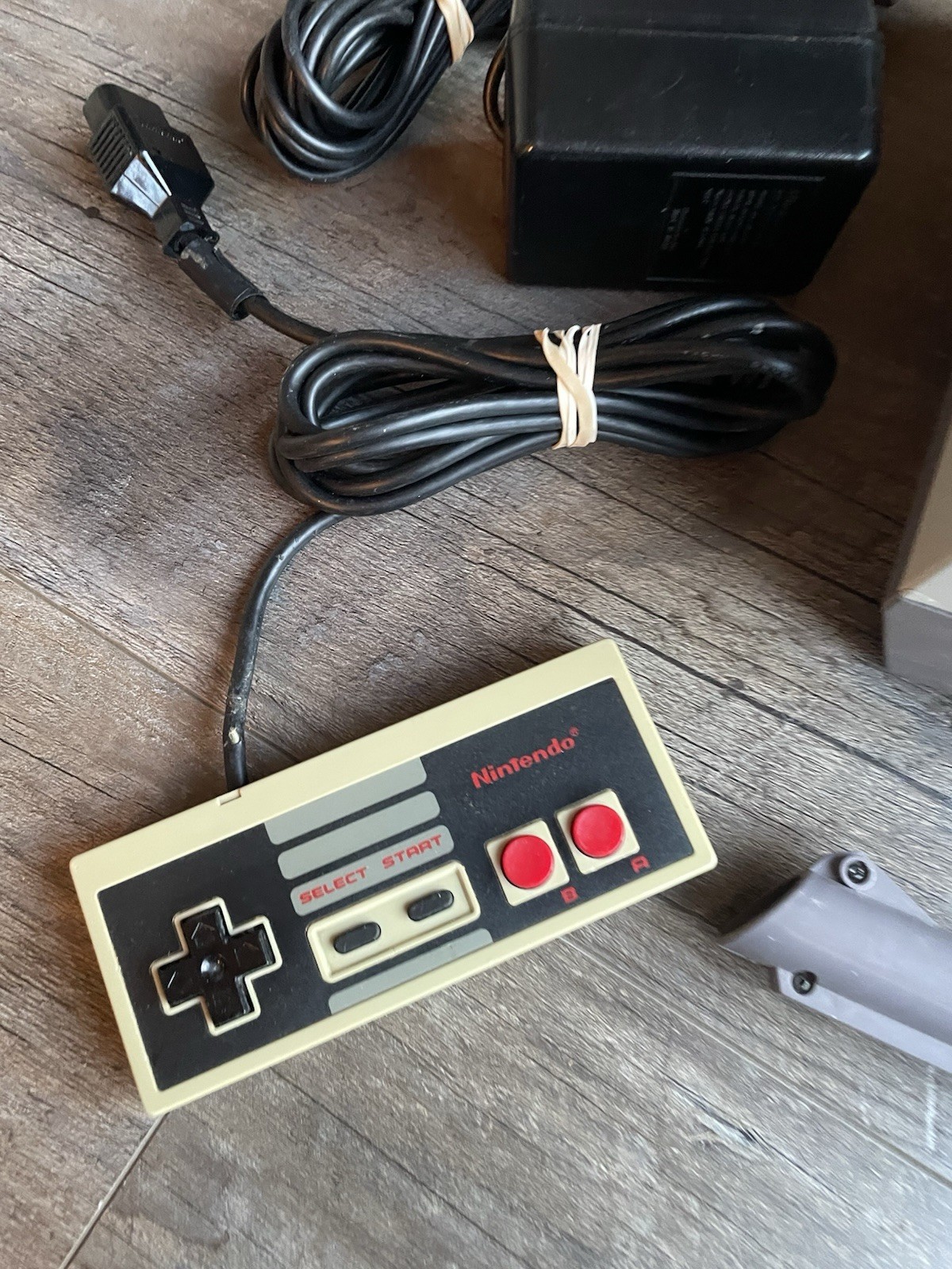Nintendo NES Console NES-001 Original System For Parts Repair, OEM Cords Zapper