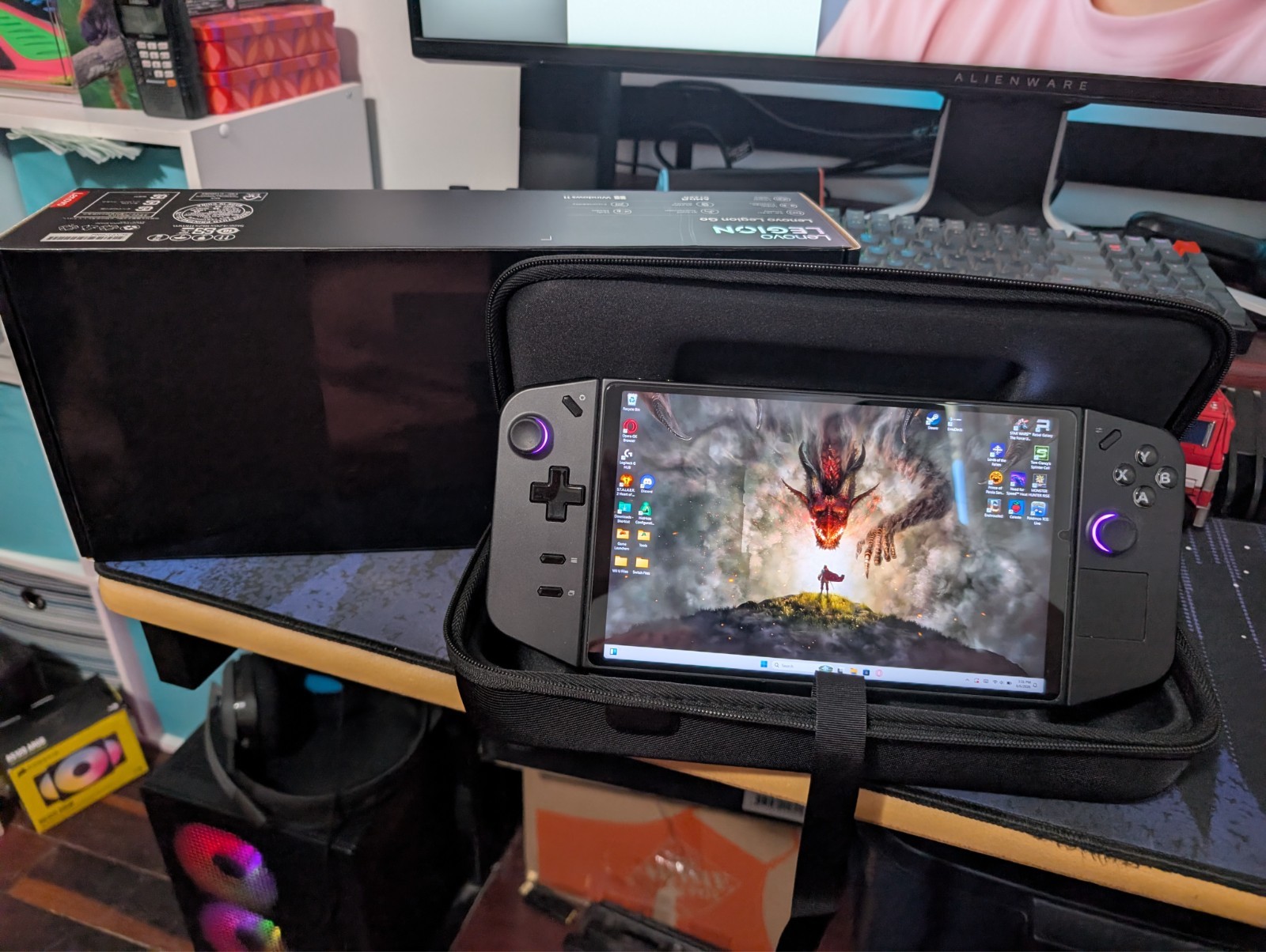 Lenovo Legion Go 8APU1 1TB Handheld Console | Screen Protector | Original Case