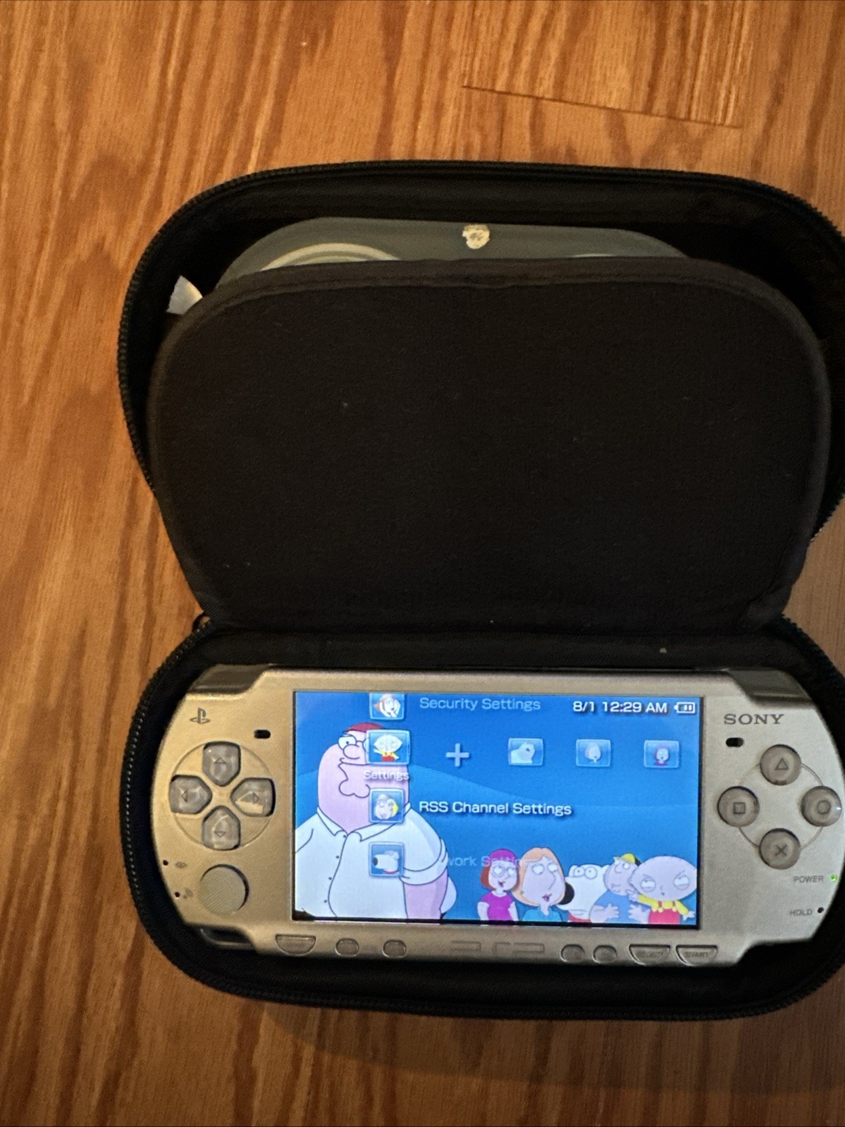 Sony PSP-2001 Silver Slim Console 4GB Case New Battery & Charger 3 Games Read D
