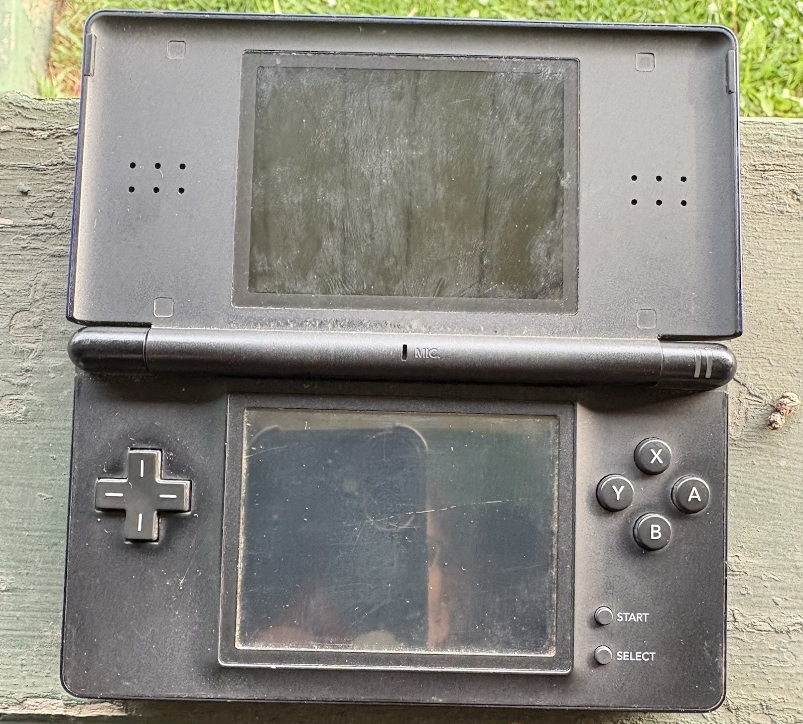 Nintendo DS Lite USG-001 Handheld System Black/Blue Touchscreen