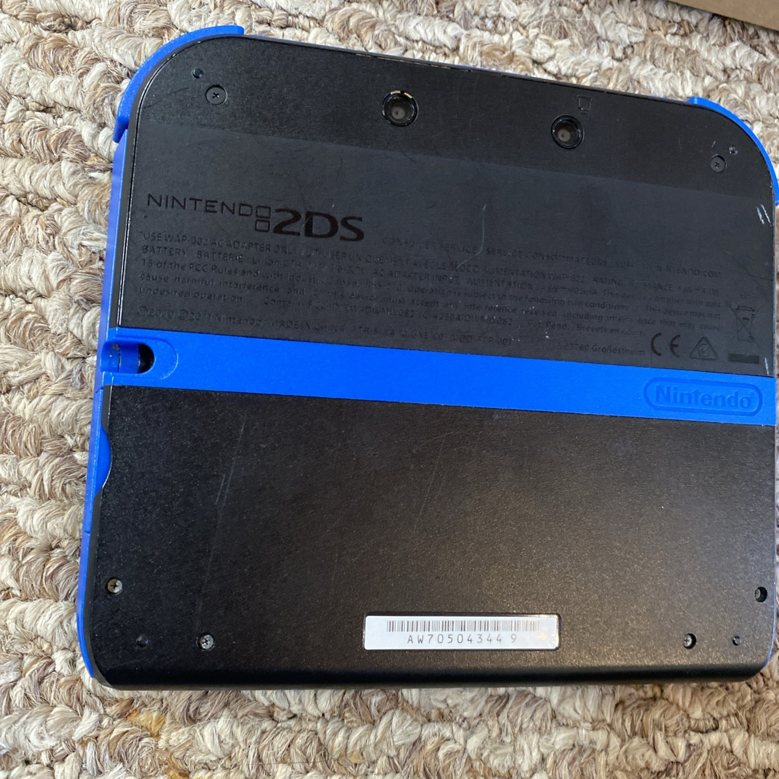 Nintendo 2DS Handheld Game Console FTR-001 Blue Black In Box Tested Charger