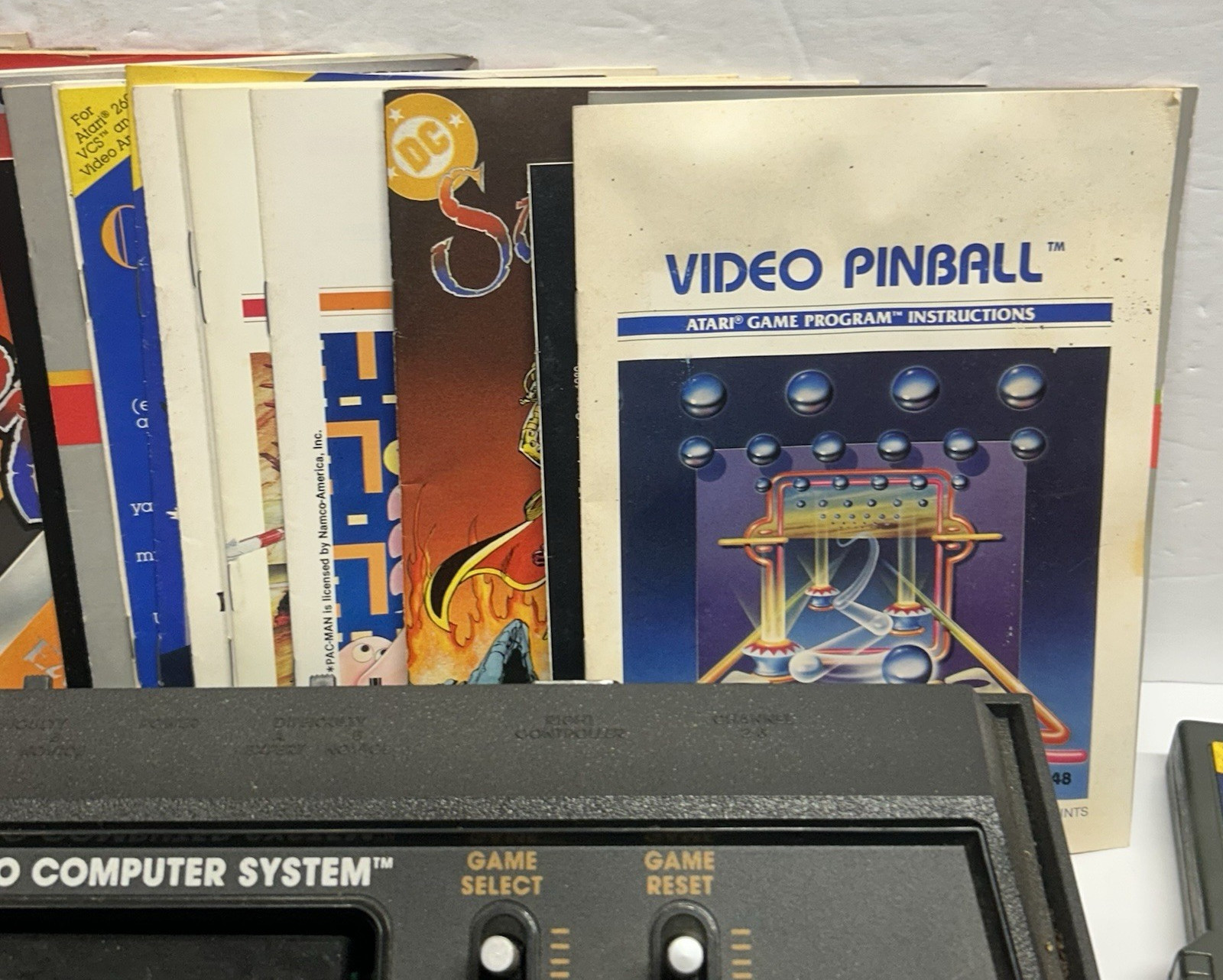 Vtg Atari 2600 Lot Console, 4 Controllers, 16 Games w/Instructions – Untested