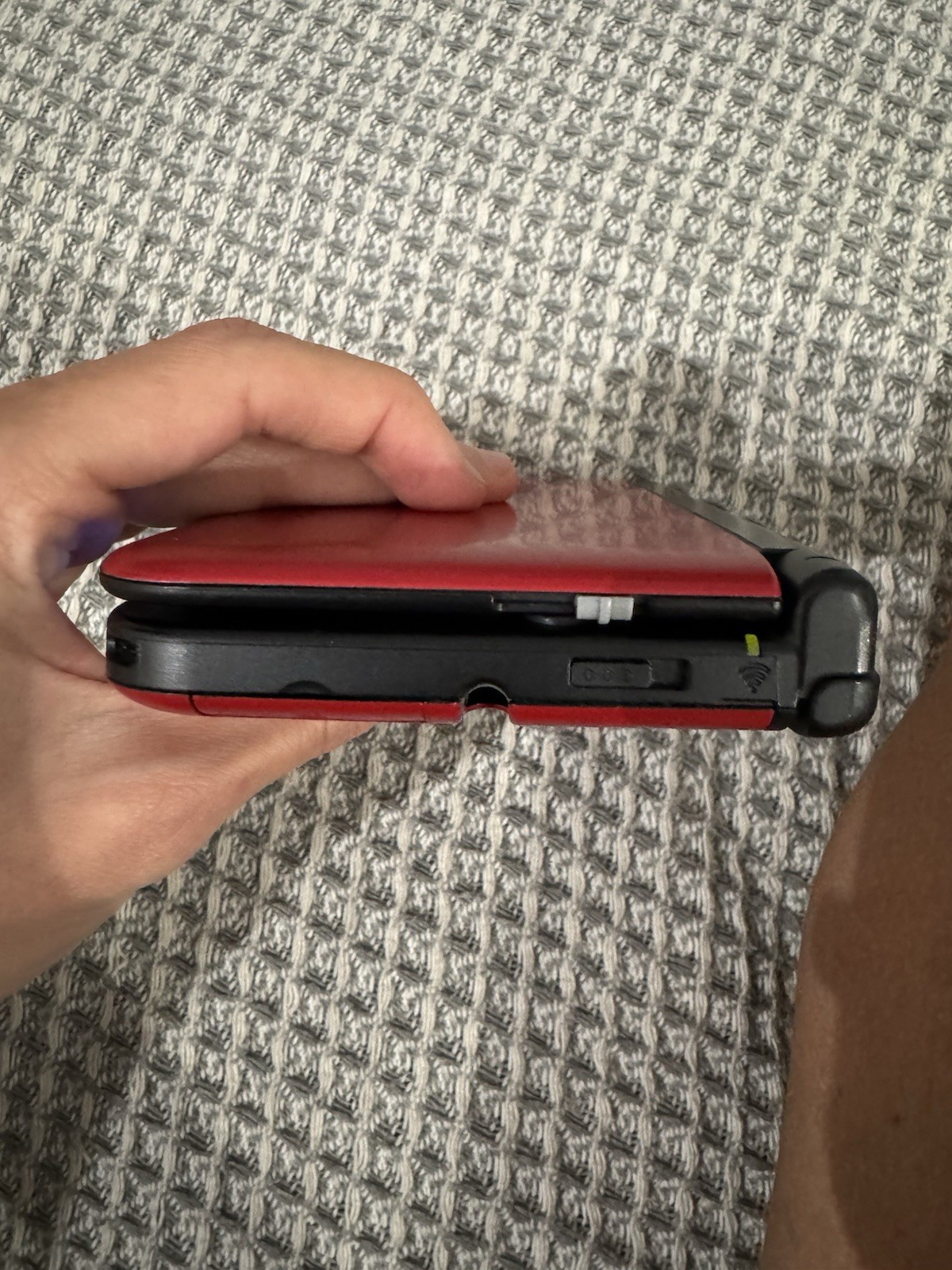 Nintendo 3DS XL 3D Capable Handheld System Red/Black 4GB Region Free