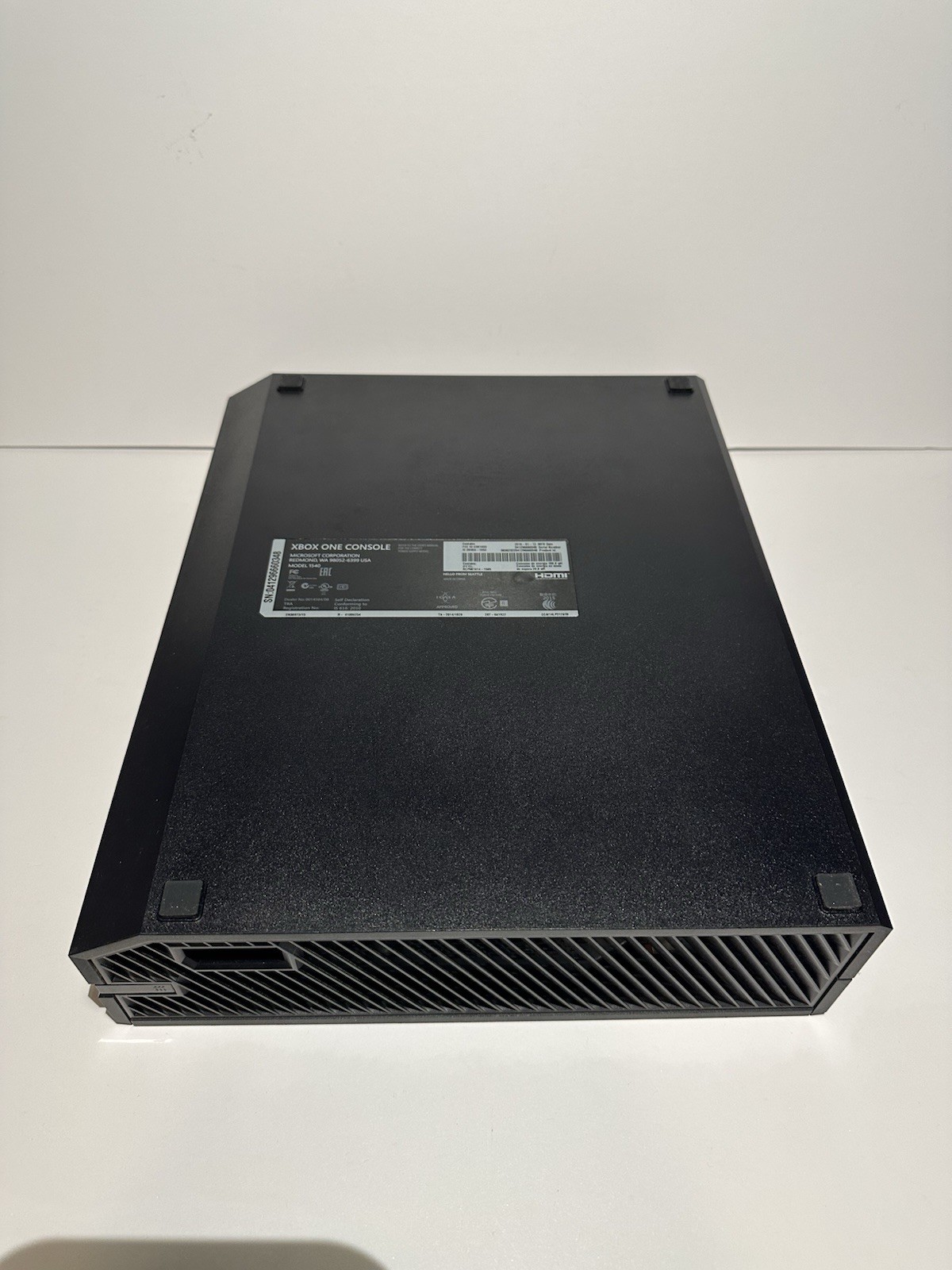 Xbox One 500GB Console w/ Cords & Controller Tested Working