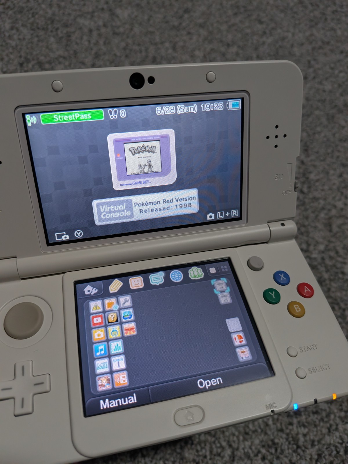 Nintendo «New» 3DS Pokemon 20th Anniversary w/ Box Faceplates 4GB Wi-Fi