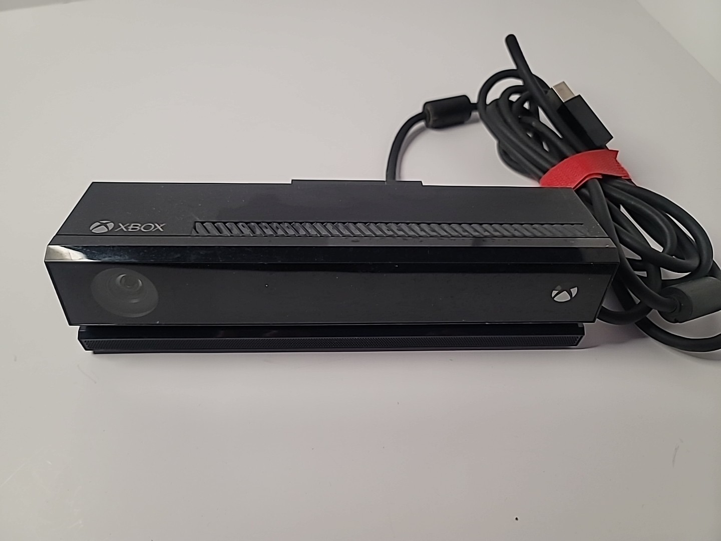 Xbox One 1 TB 1540 Bundle: Box, Kinect Camera, Controller, Games Tested/Works
