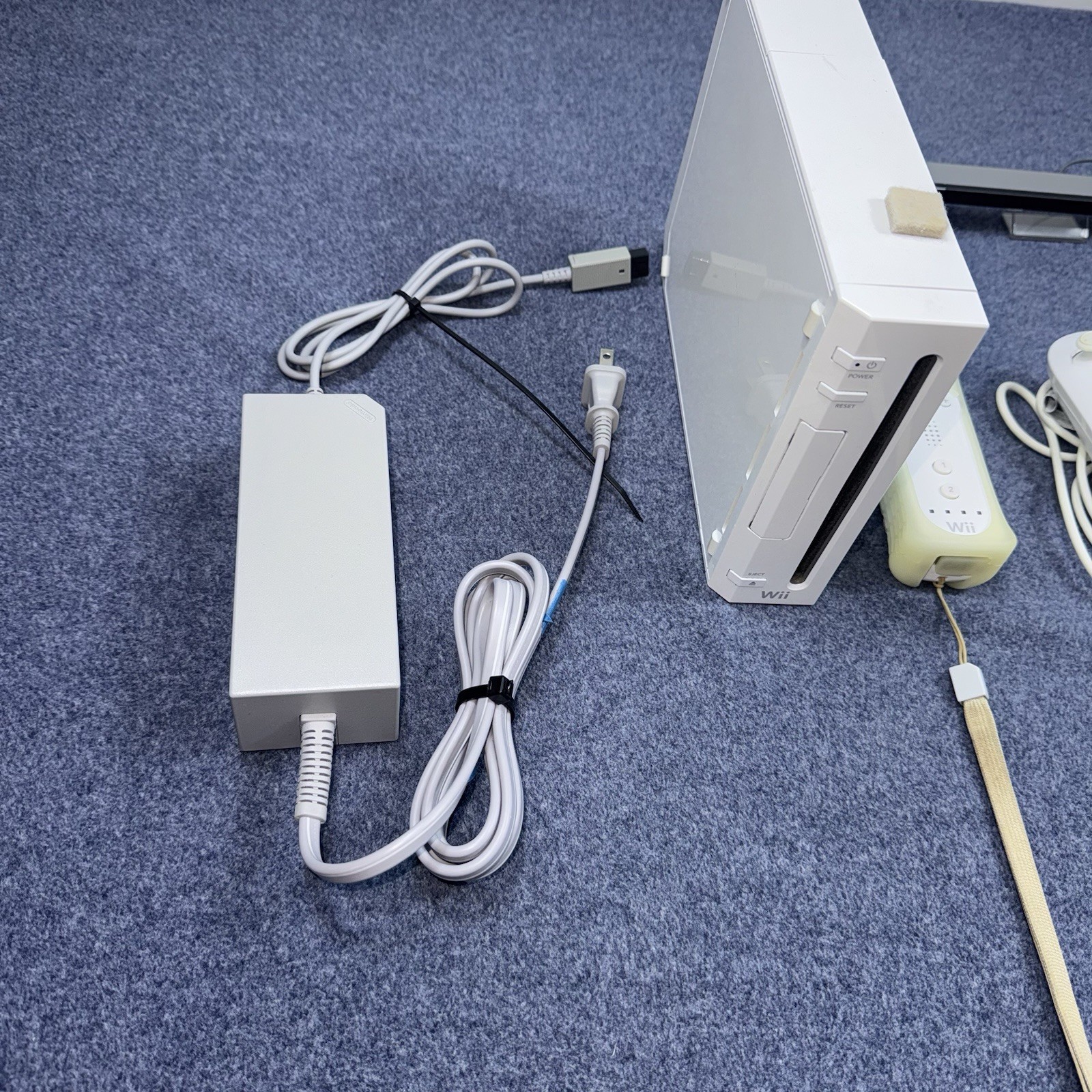 Nintendo Wii Backwards GameCube Compatible Console RVL-001 OEM Cables Controller