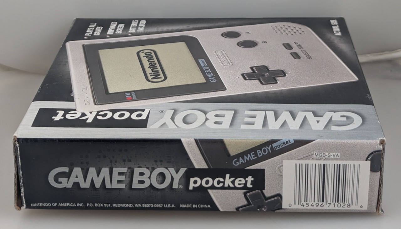 Nintendo Gameboy Pocket – Silver – w/ Box corrosion