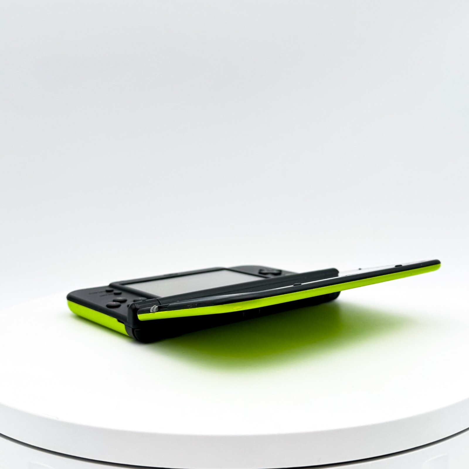 New Nintendo 3DS LL Lime Green Black Console Japanese ver Good Condition Tested