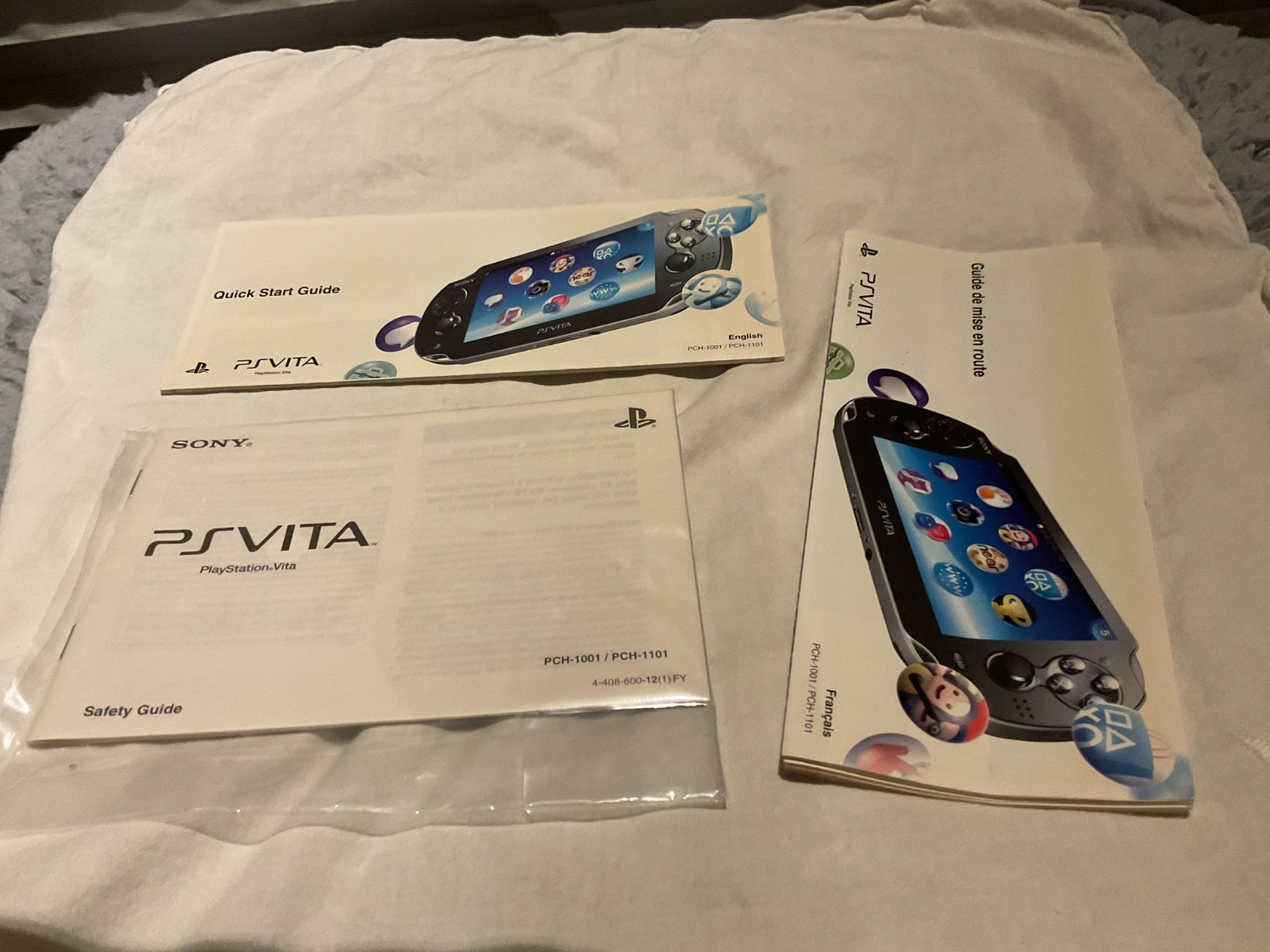 Sony PlayStation PS Vita PCH-1001 Black Handheld Console w/ Power Supply -Tested