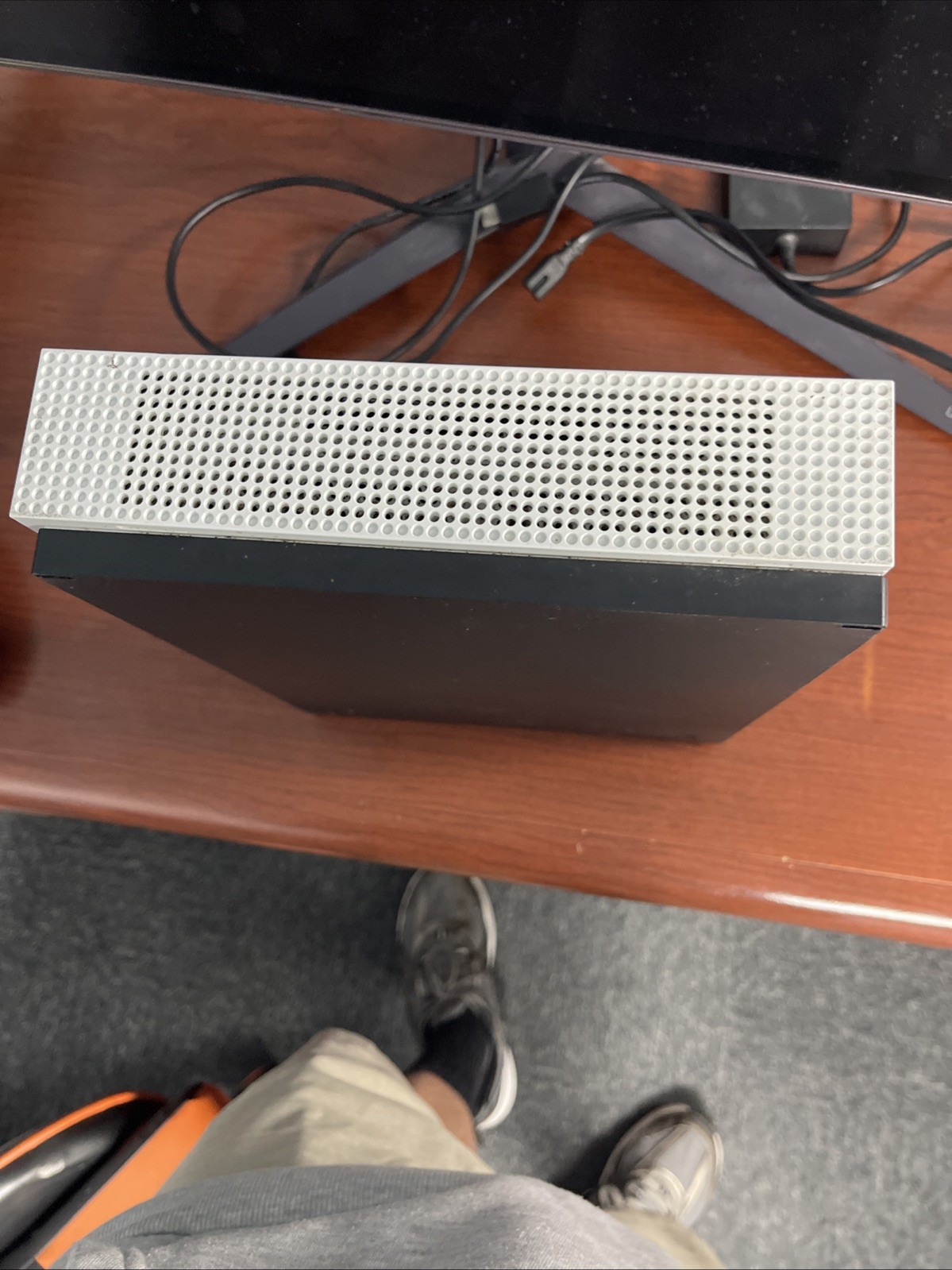 Microsoft Xbox One S – POWERS ON – Parts Only 4216