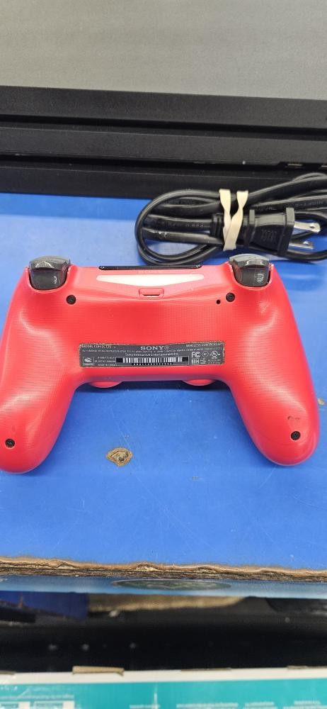 SONY PS4 PRO CUH-7215B 1TB WITH POWER CORD AND CONTROLLER (C26033866)