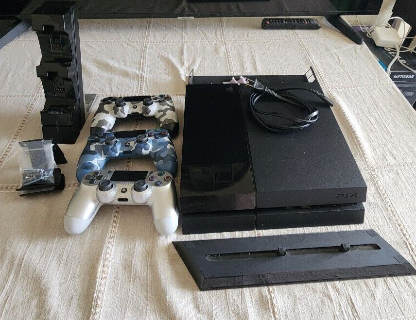 Sony PlayStation 4 500gb Jet Black Console W/ Three Controllers and Accessories