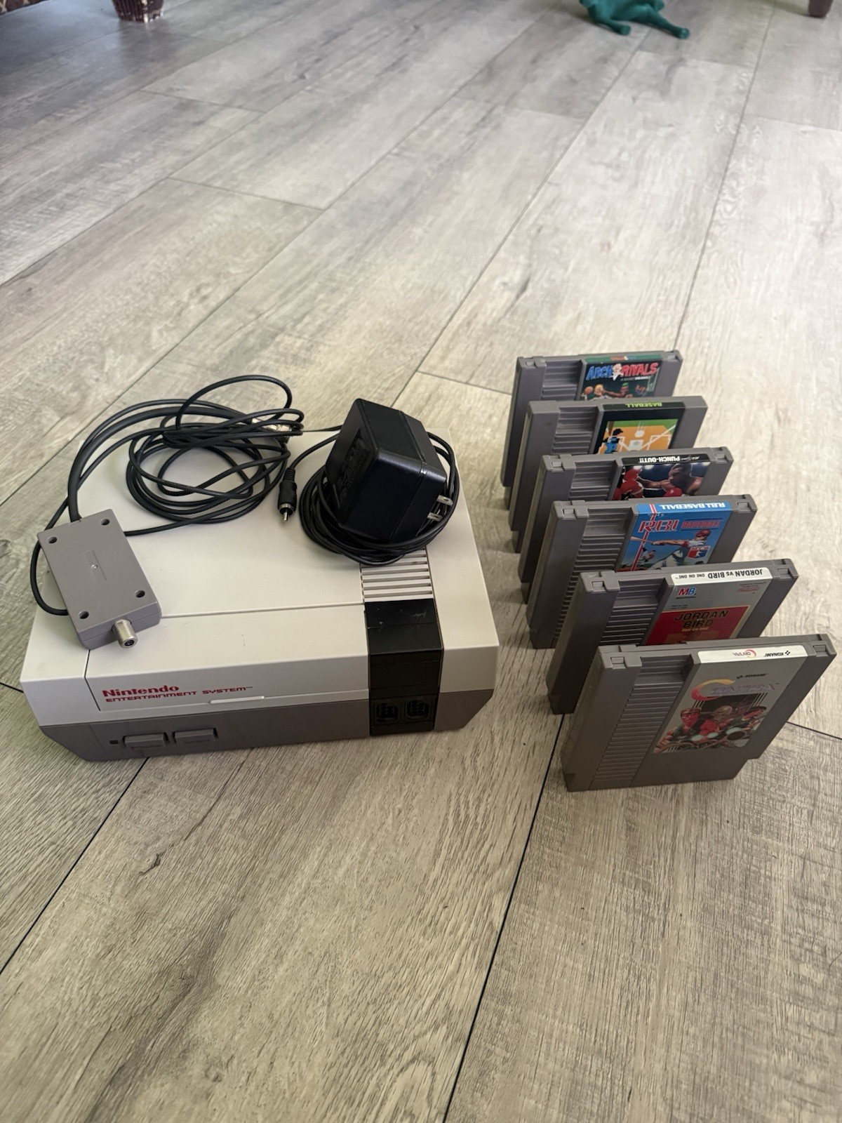 Nintendo Entertainment System Console With 6 Games Working Perfectly!!!!!