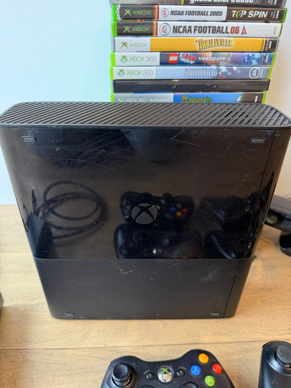 Xbox 360 E Console 250GB Bundle, Kinect, 5 Controllers, Power, 37 Games TESTED