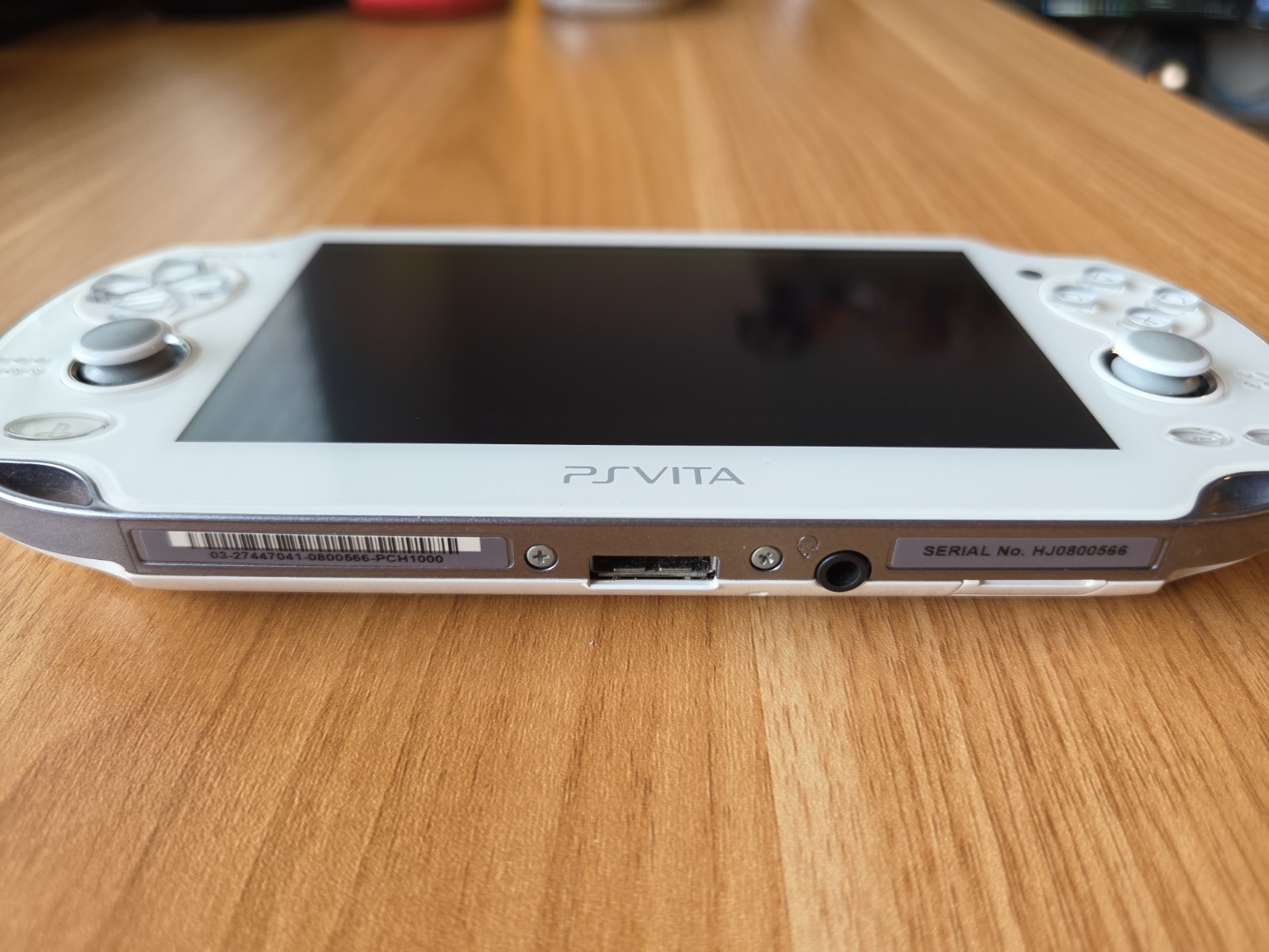 SONY PS Vita PCH-1000 Crystal white W/ Charger