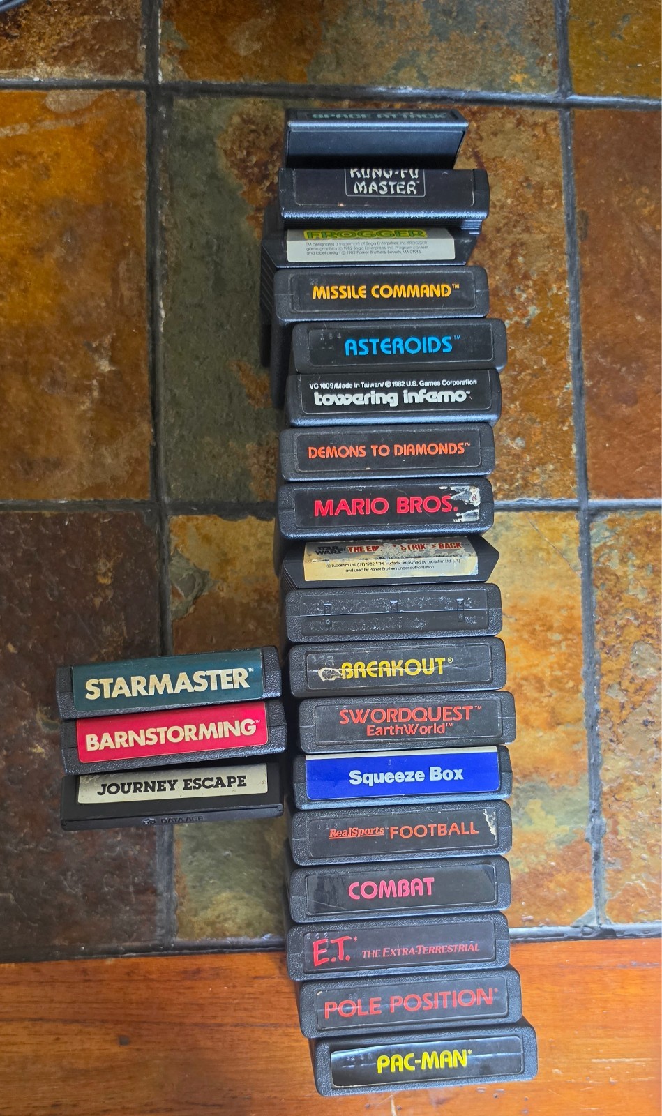 Atari 7800 Video Game Console with 21 Games & three controllers