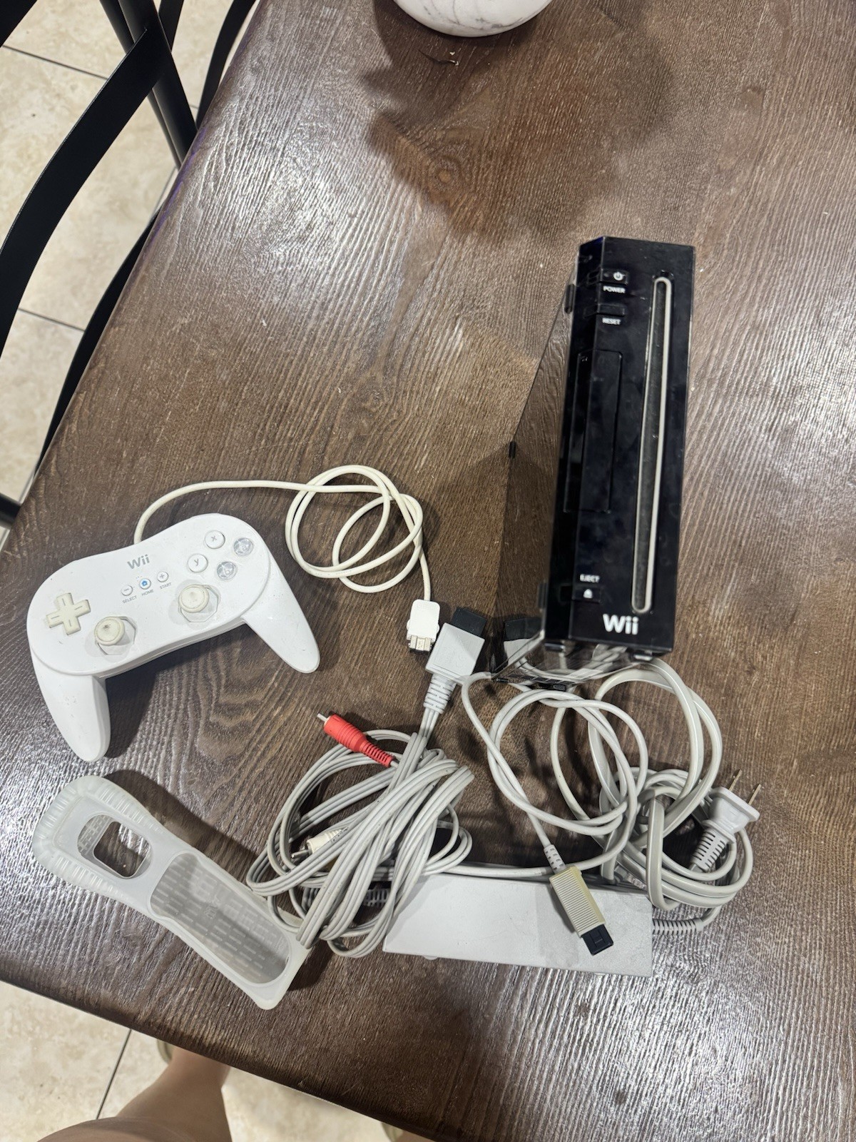 Nintendo Wii RVL-001 Black NTSC-U/C 512MB 480p Console w/ Cables & Controller