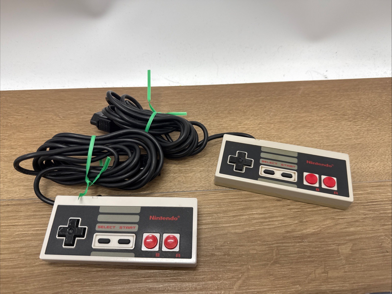 Nintendo NES Top Loader Console Bundle Lot w/ 12 Games, Controllers – Tested
