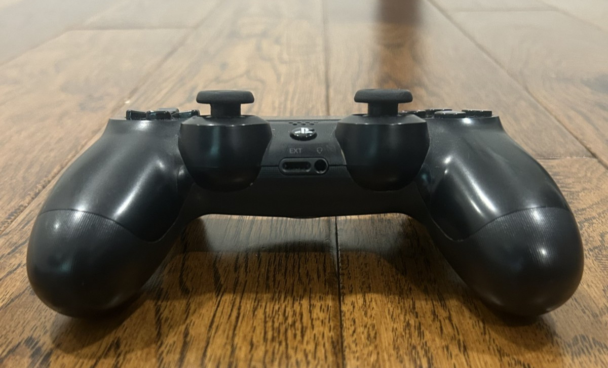 Sony PlayStation 4 Slim PS4 1TB Black Console w/ Controller CUH-2115B No Cables