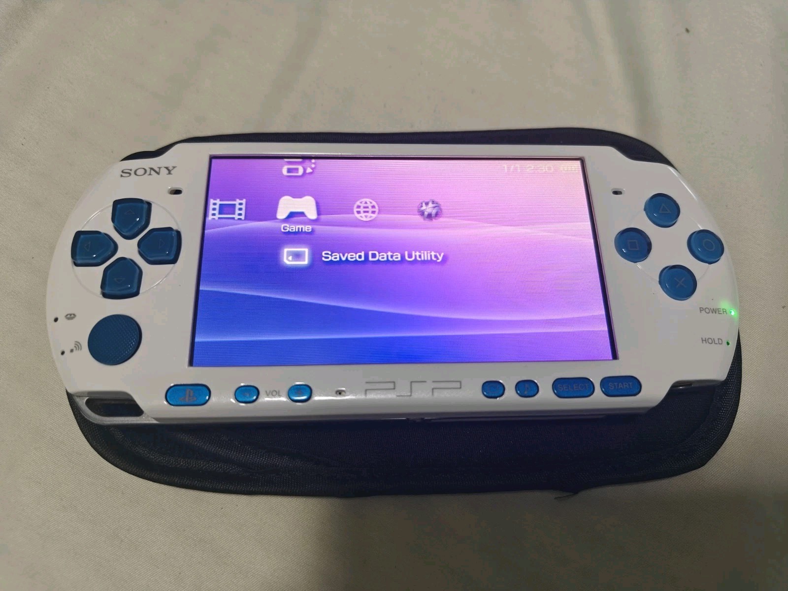 Read White Front w Blue Buttons Sony PSP 3000 System Charger 128gb Mem Card Set