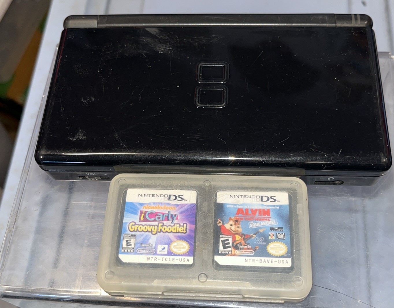 Nintendo DS Black W/4 Games In Case. Tested. ( X 1 )
